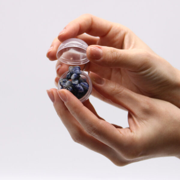 Bath bomb with a sodalite bracelet - Image 2