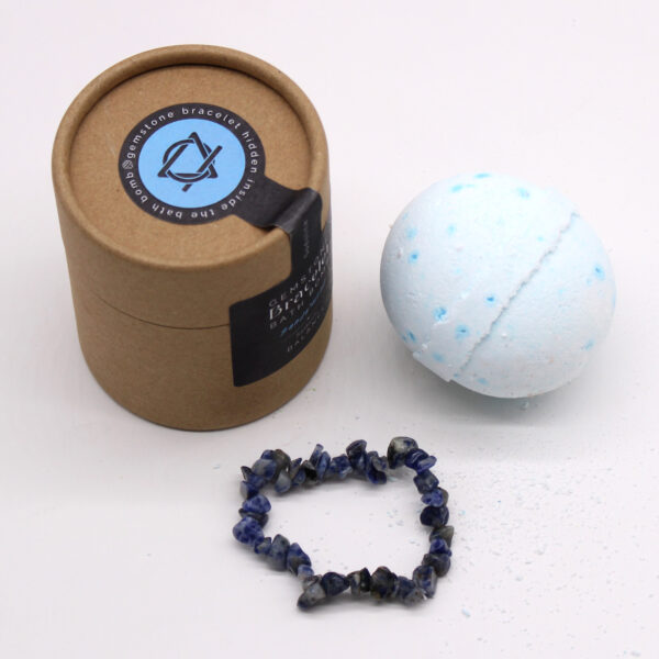 Bath bomb with a sodalite bracelet - Image 3