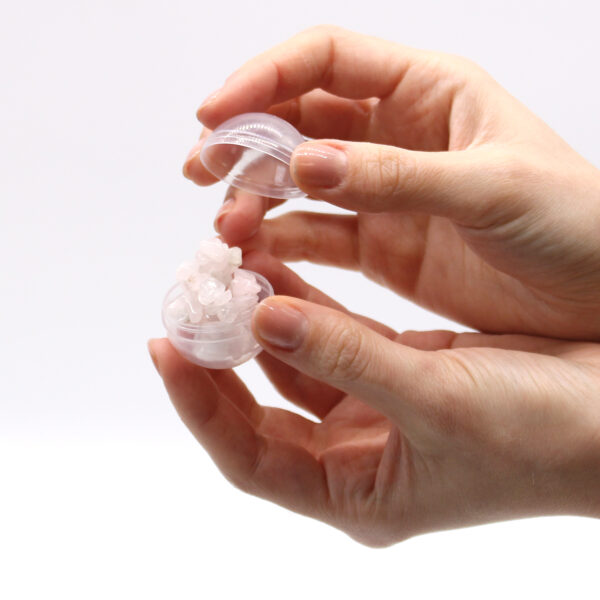 Bath bomb with a rose quartz bracelet - Image 2